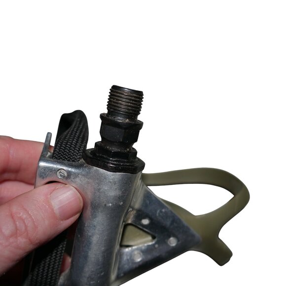 Vintage Shimano PD-A550 Pedals Set with Toe Clips and Straps 9/16" Pair Japan - Picture 11 of 13